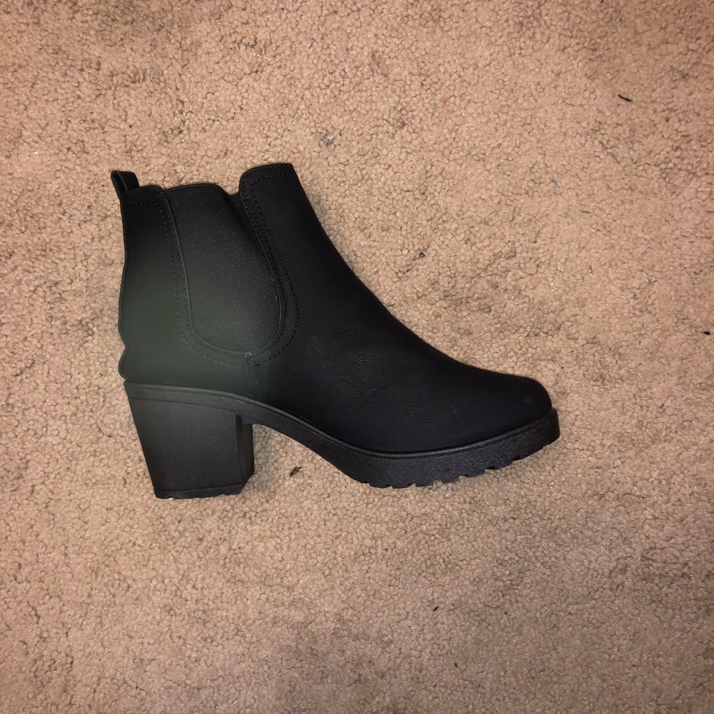Chunky Chelsea Boots